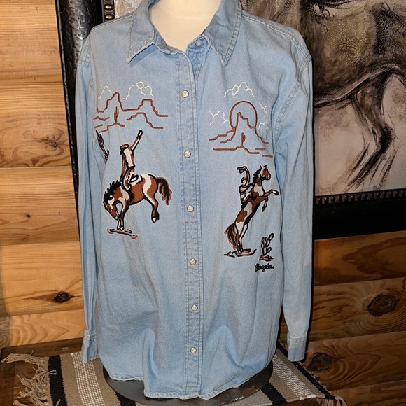 Wrangler Retro Tops - Western Embroidered Light Blue Denim Shirt
